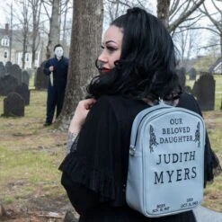 Halloween: Judith Myers Tombstone Bag 9 Halloween: Judith Myers Tombstone Bag -Model Figurine Toy Store 1 0c4c654f 02e8 4a8d 811d cf30106cf846