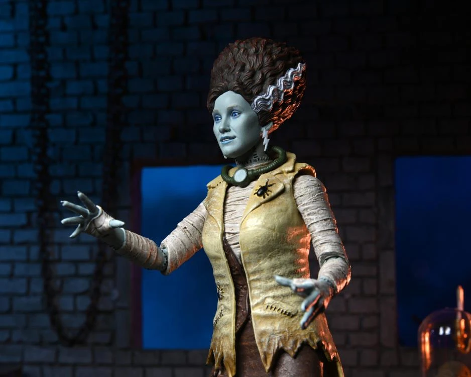 NECA Universal Monsters X Teenage Mutant Ninja Turtles Ultimate April O'Neil As The Bride Of Frankenstein 11 NECA Universal Monsters X Teenage Mutant Ninja Turtles Ultimate April O'Neil As The Bride Of Frankenstein - Image 11