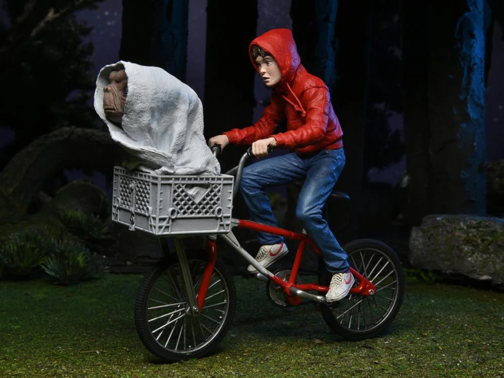 NECA E.T. 40th Anniversary Elliot & E.T. On Bicycle 7" Scale Figure 3 NECA E.T. 40th Anniversary Elliot & E.T. On Bicycle 7" Scale Figure - Image 3