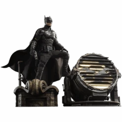 Batman And Bat-Signal Collectible Set