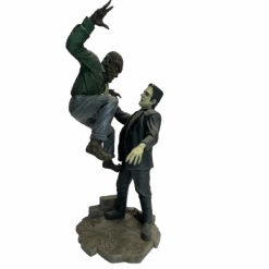 Frankenstein Meets The Wolf Man Diorama Statue