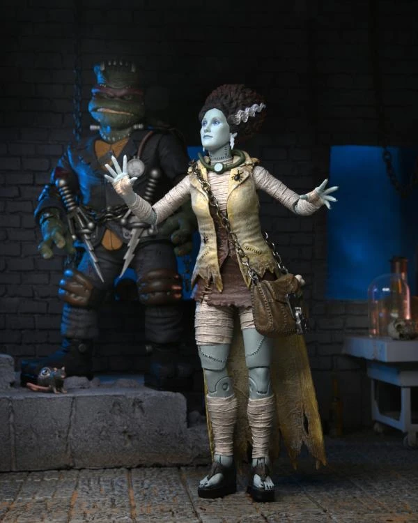 NECA Universal Monsters X Teenage Mutant Ninja Turtles Ultimate April O'Neil As The Bride Of Frankenstein 15 NECA Universal Monsters X Teenage Mutant Ninja Turtles Ultimate April O'Neil As The Bride Of Frankenstein - Image 15