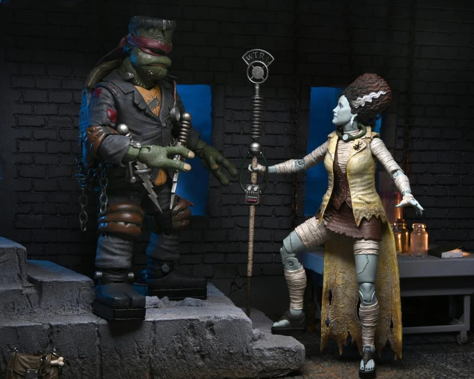 NECA Universal Monsters X Teenage Mutant Ninja Turtles Ultimate April O'Neil As The Bride Of Frankenstein 18 NECA Universal Monsters X Teenage Mutant Ninja Turtles Ultimate April O'Neil As The Bride Of Frankenstein - Image 18